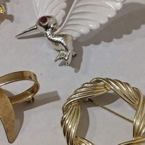 Jewelry - Brooch Lot Jewelry - Brooch Lot
